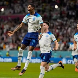 半岛体育官网-两进球多纪录 这个能唱独角戏的配角把好戏都演了