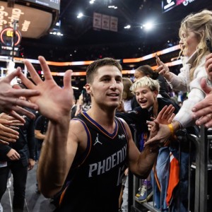 膝盖韧带撕裂+腿部骨折击不垮他 格林复出得给太阳落选秀打替补？