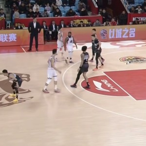 半岛体育网址-虎口脱险！高速男篮77：68逆转战胜吉林，赛季双杀对手