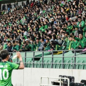 半岛体育APP-中超重启业内各方努力自救 愿新赛季真正焕然一新